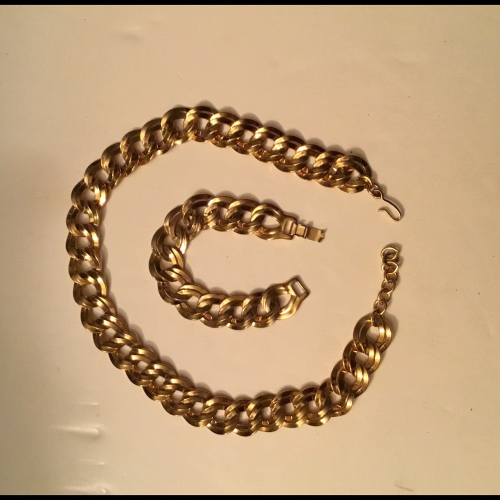 Vintage Monet Goldtone Necklace & Bracelet